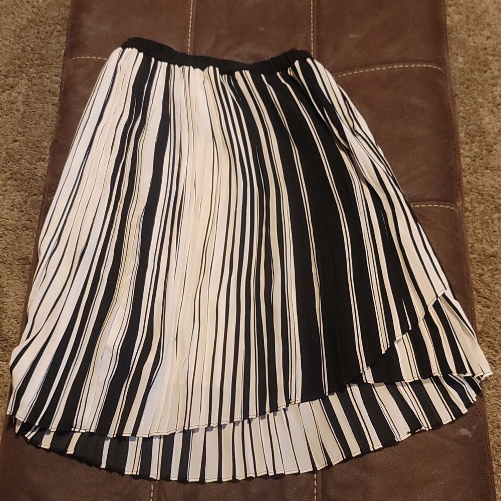 WORTHINGTON striped skirt. Size 10.